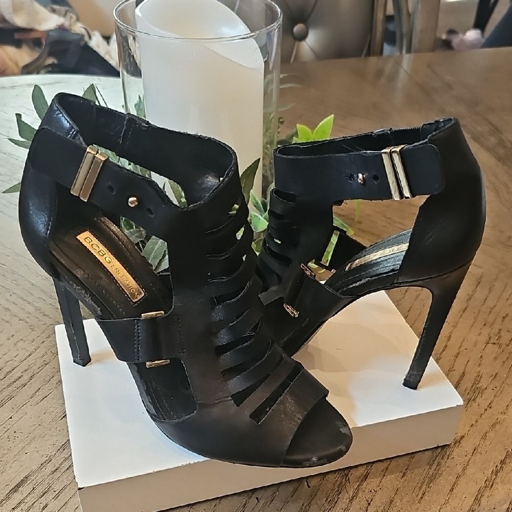 Black Strap Heels Size 7 BCBGeneration